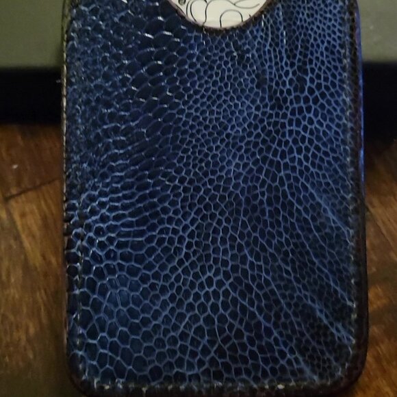 Pocket Money & Card Holder ā Butterfly Carved Leather with Blue Ostrich Leg Skin - Picture 3 of 5
